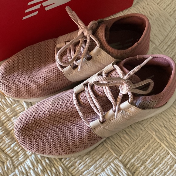 New Balance - Picture 2 of 2